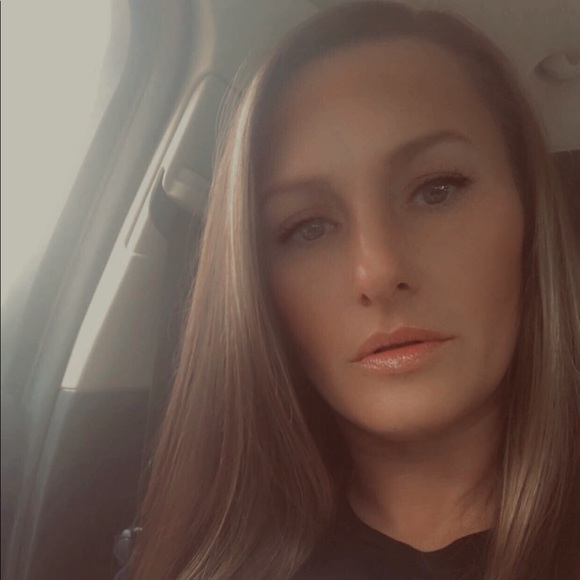 Meet your Posher, Brookes - Picture 2 of 4